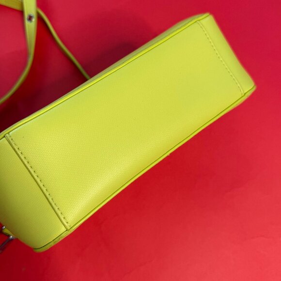 Sans Beast Yellow Vegan Leather Camera Bag – Eco-Friendly Statement Accessory - Picture 8 of 12